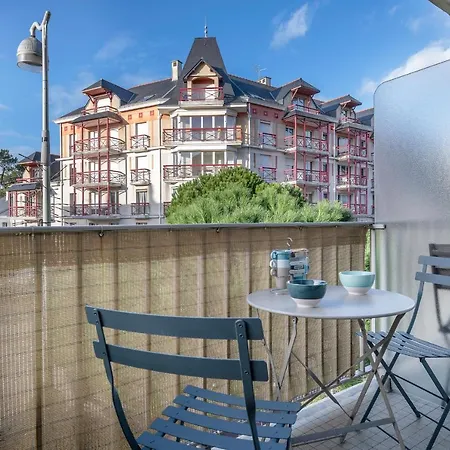 Avec Double Terrasse - 170m De La